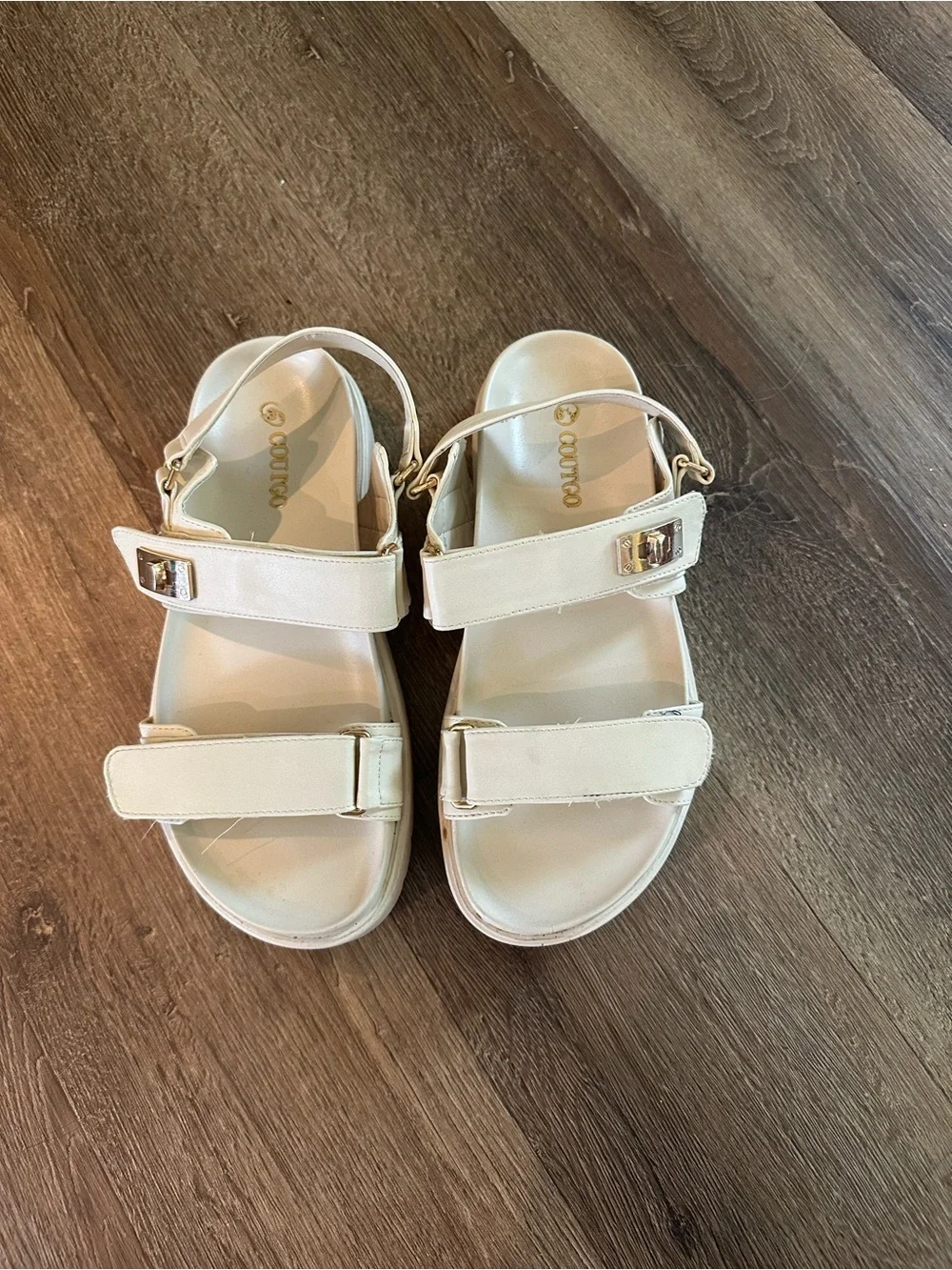 Coutgo women’s Cream Velcro Strap Sandals